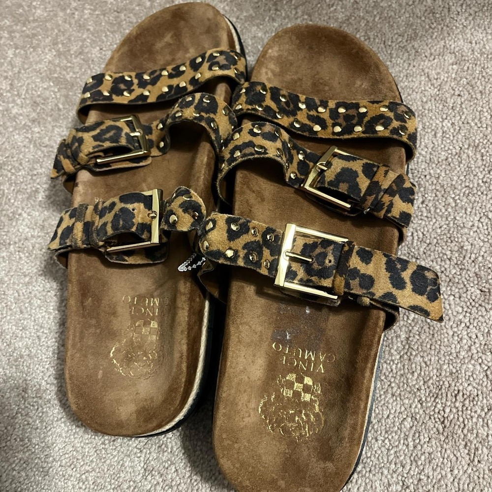 Sandals slides leopard print Vince Camuto 9